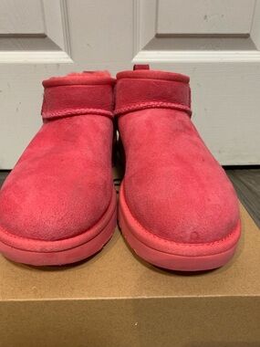 Ugg Pink Suede Cozy Slip-On Boots Size 6 Women’s